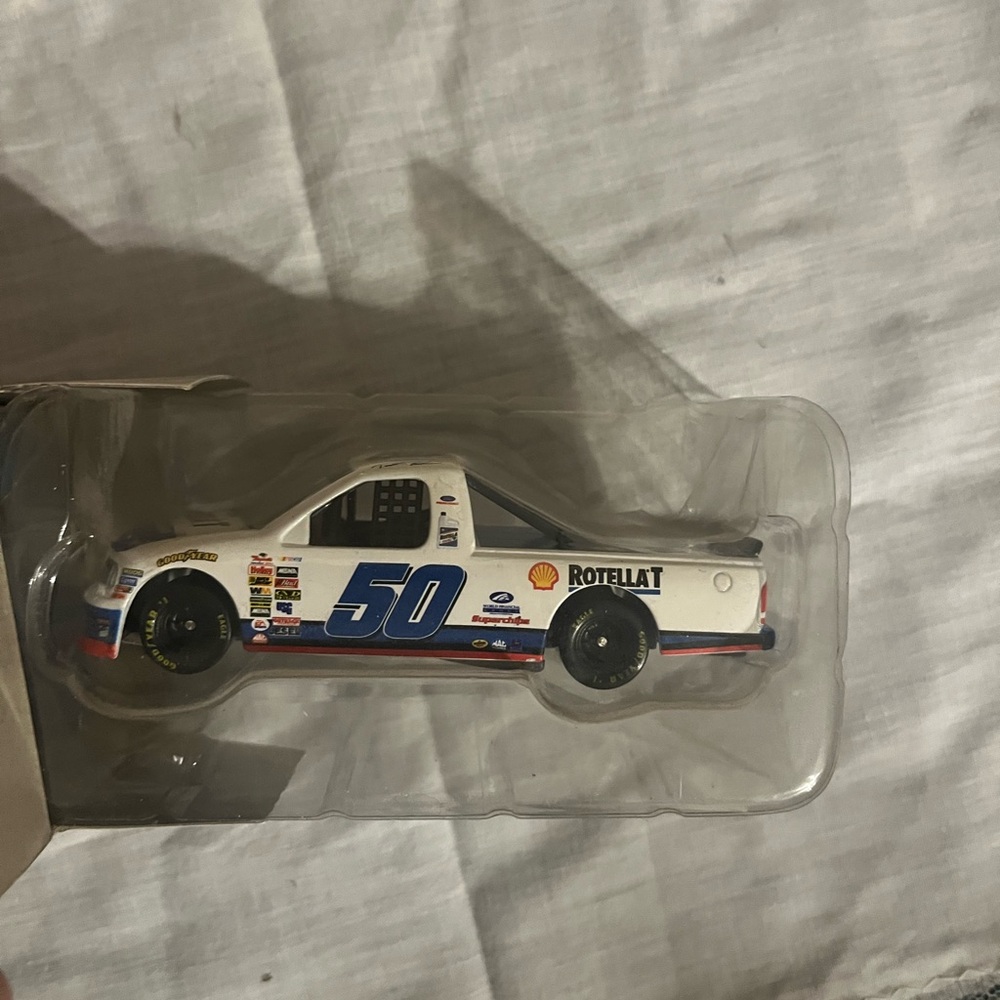 Shell Racing Truck - Picture 5 of 6